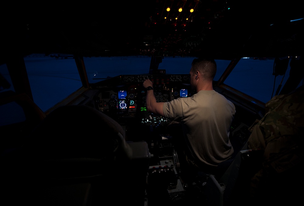 340th EARS deliver fuel from above