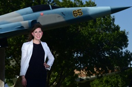 Key spouse gives back