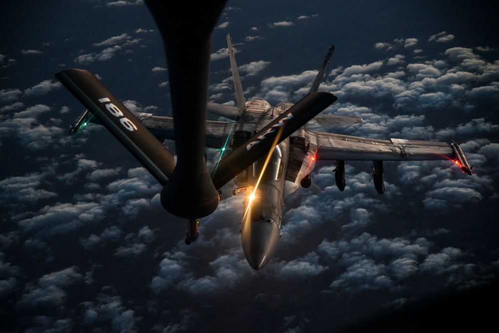 340th EARS KC-135 Combat Aerial Refueling over Southwest Asia