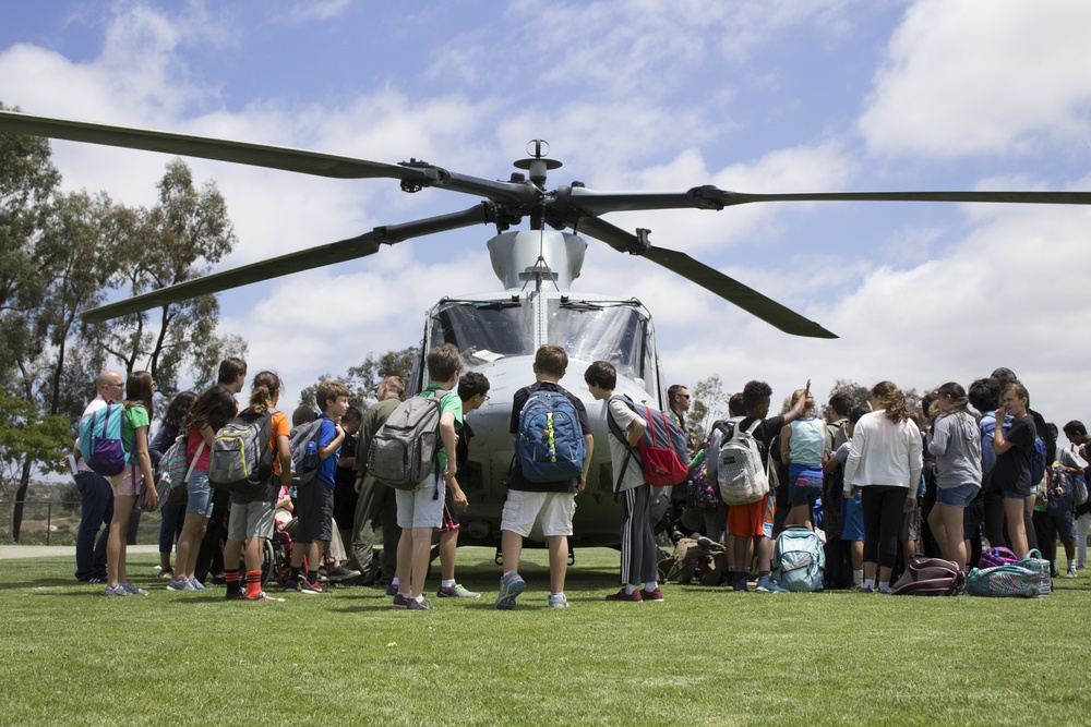 HMLA-775 visits Calavera Hills Middle School