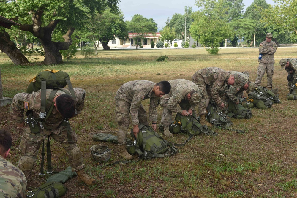 Greek sustained airborne training