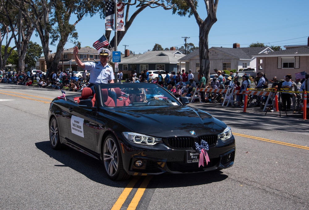 Coast Guard participates in Torrance Armed Forced Day Parade