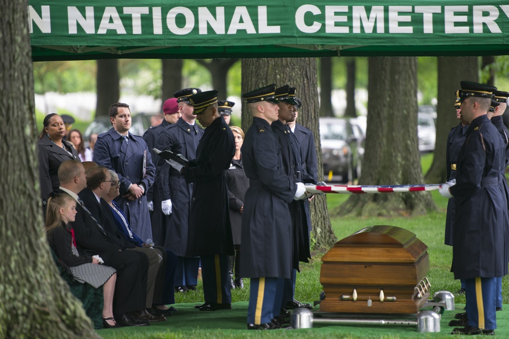 Graveside service for U.S. Army 1st Lt. Weston C. Lee in Arlington National Cemetery
