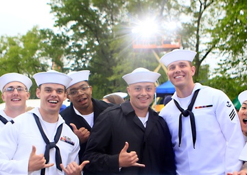 Fleet Week New York service members rock out at “Good Morning America” concert
