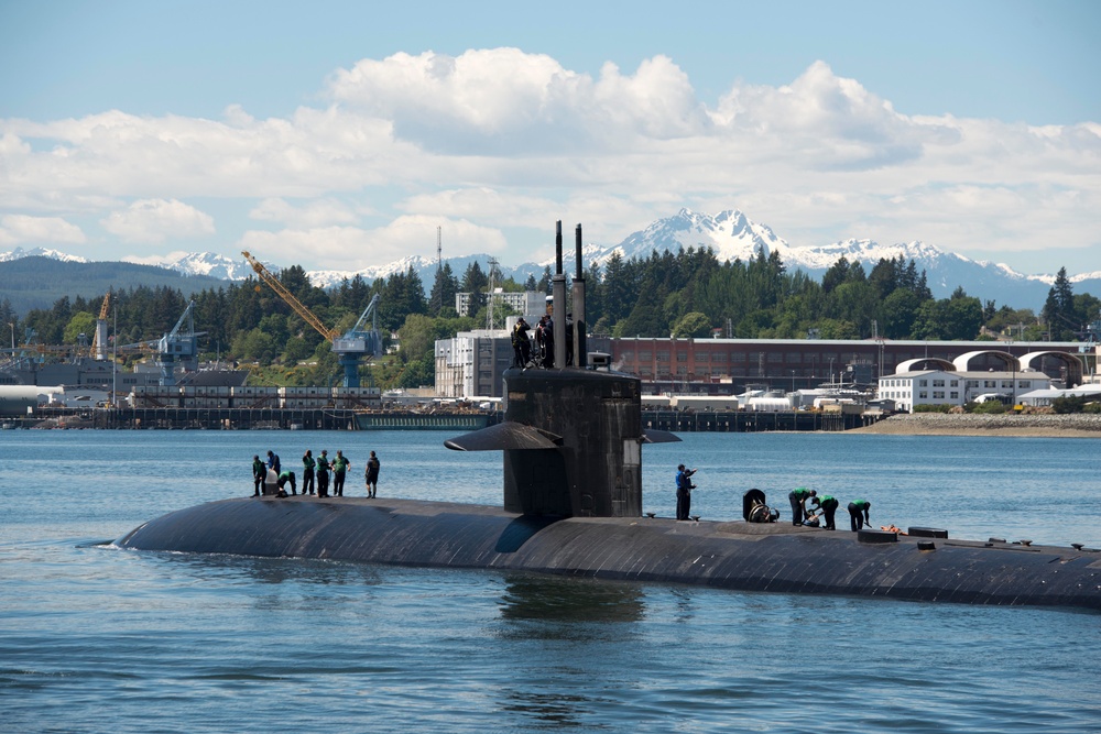 USS Buffalo (SSN 715) Arrives in Bremerton for Inactivation