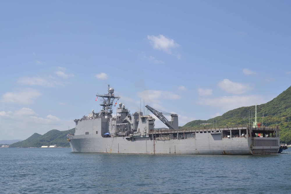 USS Ashland Begins Patrol