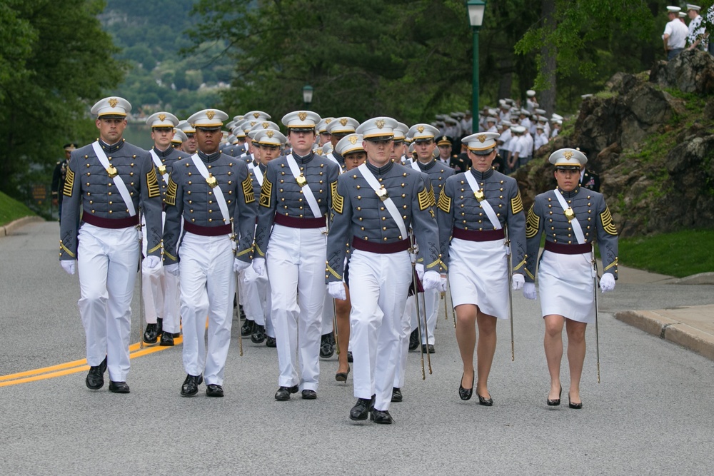 USMA Class of 2017 marches up Stony Lonesome