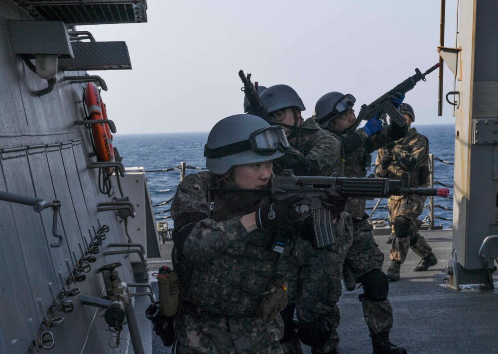 USS Wayne E. Meyer and the Republic of Korea Navy Ship Conduct a Bilateral VBSS Training Exercise