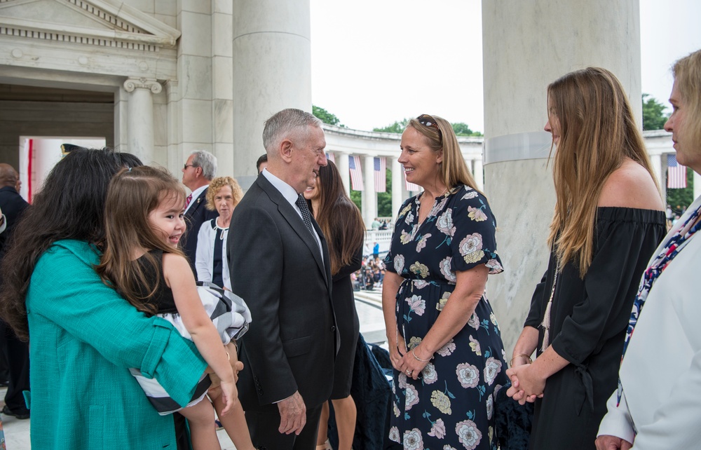 SD attends Memorial Day event at Arlington