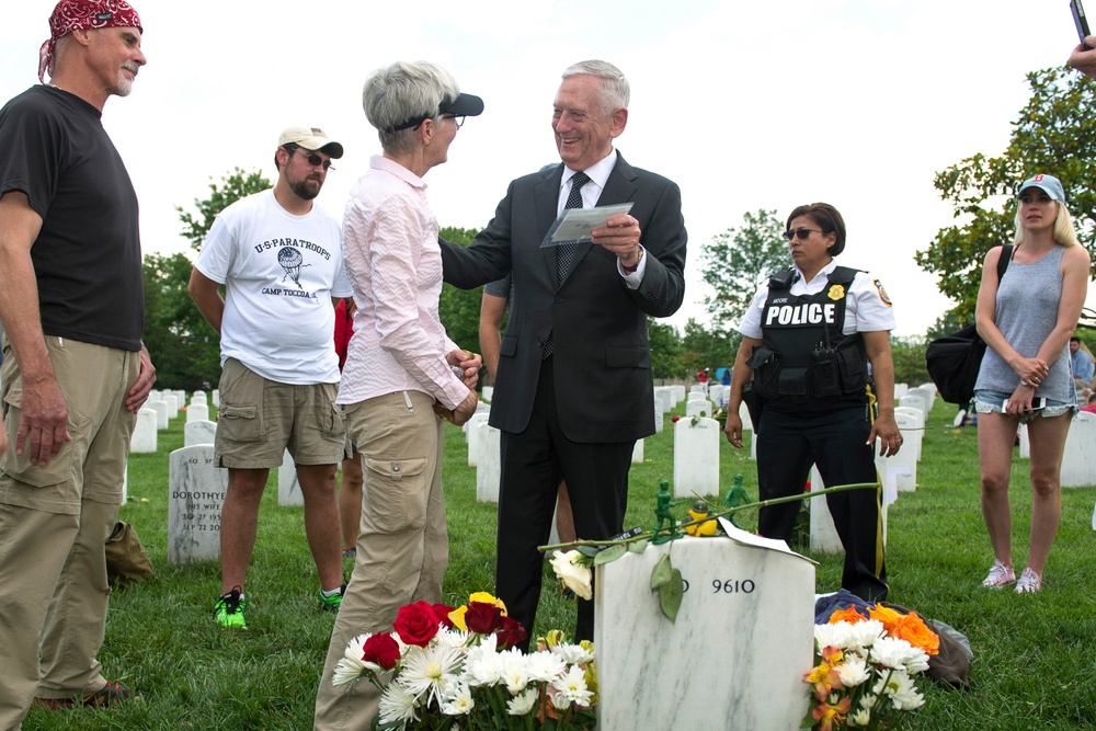 Trump, Pence, Mattis and Dunford Visit Arlington National Cemetery