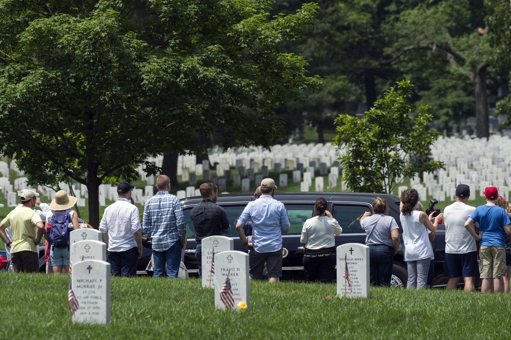 Trump, Pence, Mattis and Dunford Visit Arlington National Cemetery