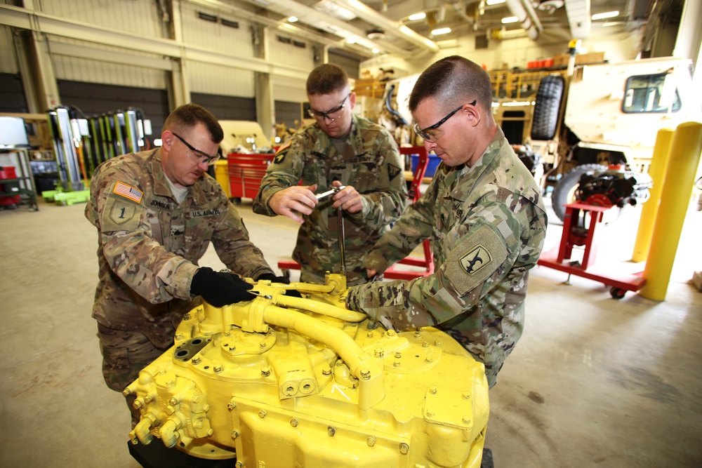 Soldiers build leadership, repairer skills in Construction Equipment Repairer ALC at Fort McCoy