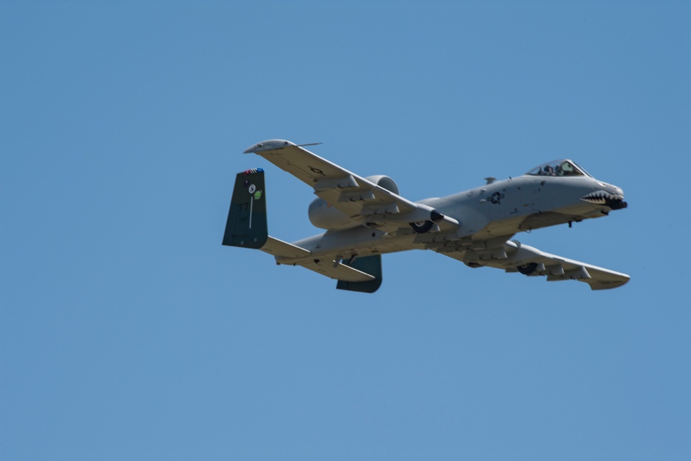 A-10 Heritage Team performs at Wings Over Wayne Airshow