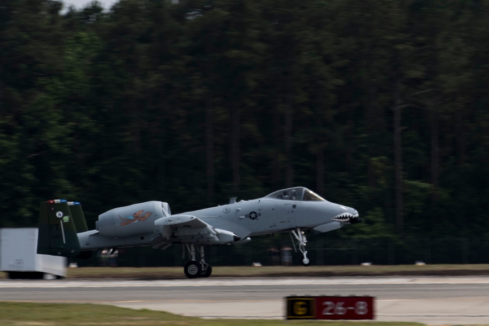 A-10 Heritage Team performs at Wings Over Wayne Airshow