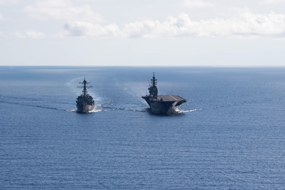 Dewey transits South China Sea with JMSDF ships