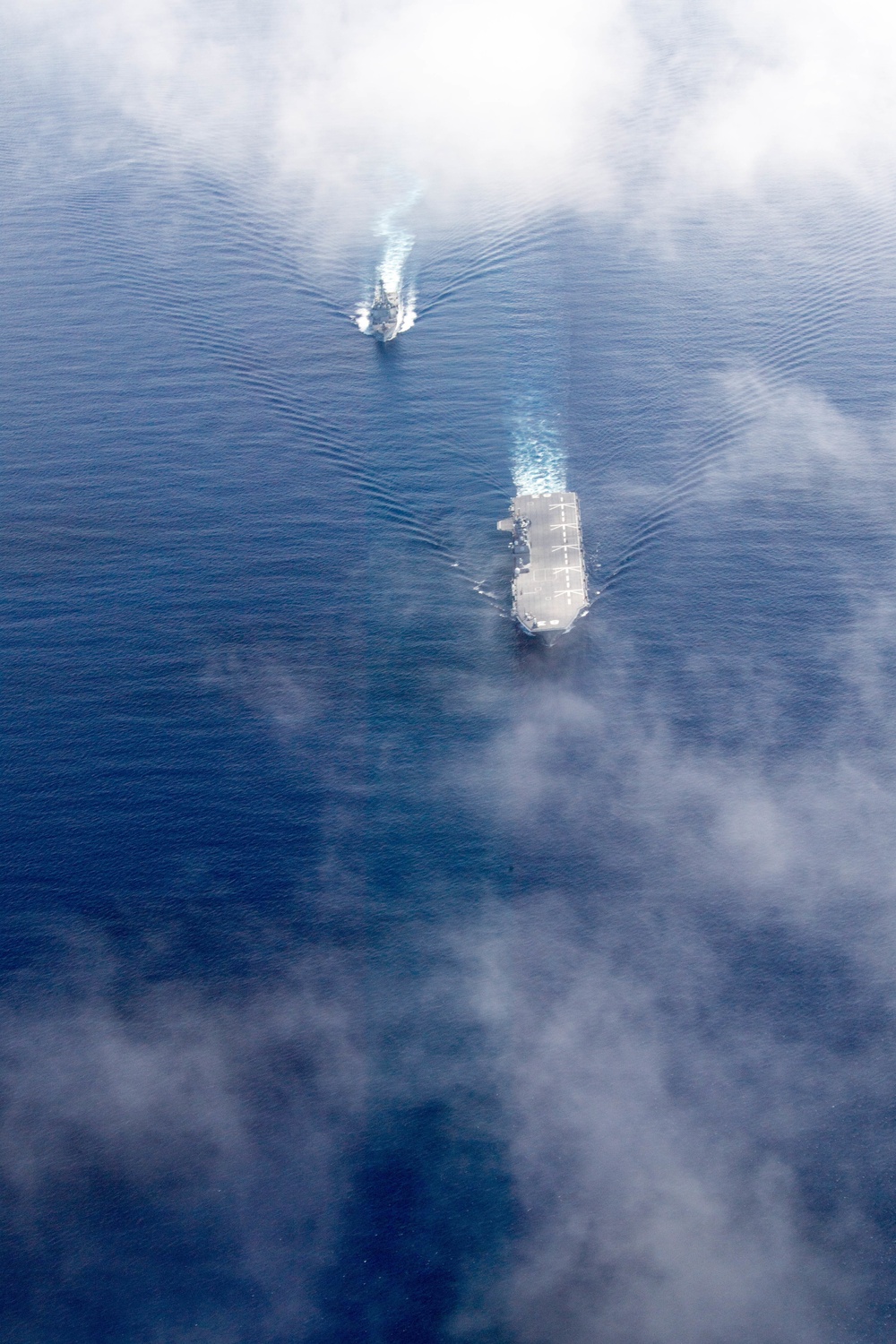 Dewey transits South China Sea with JMSDF ships