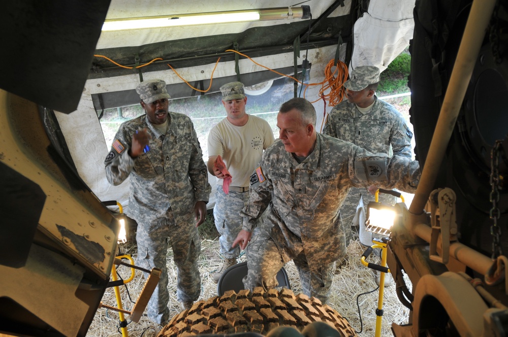 Army Reserve Aviation Commander Observes Multicomponent Training in XCTC 17-01