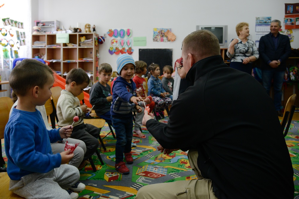 457th CA BN conducts a Humanitarian Assessment in Romania