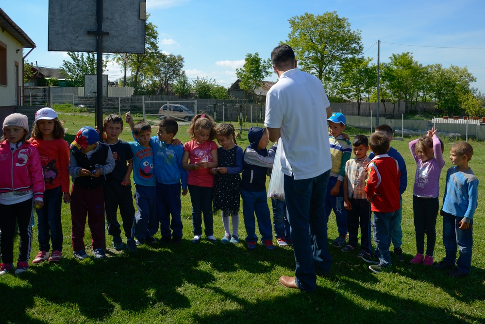 457th CA BN conducts a Humanitarian Assessment in Romania