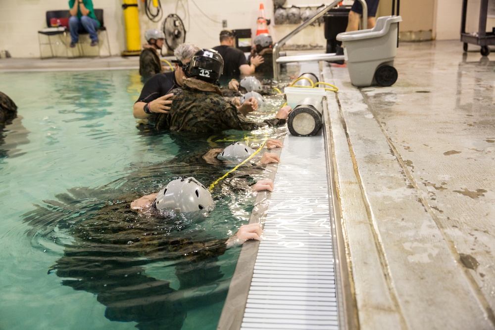 The plunge: 2/6 conducts helicopter underwater egress training