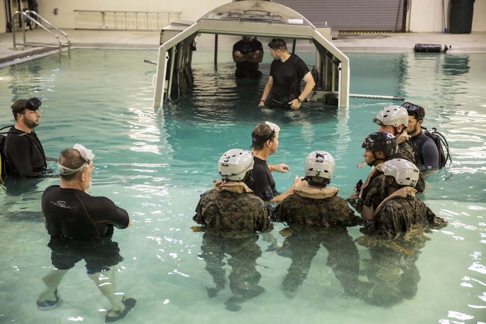 The plunge: 2/6 conducts helicopter underwater egress training