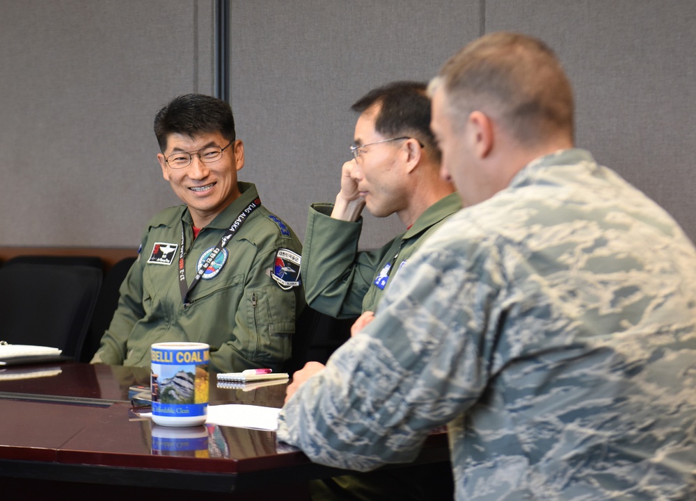 ROKAF Airmen tour refueling platform