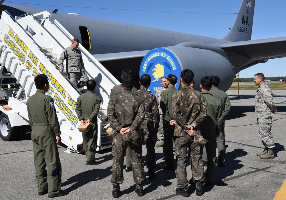 ROKAF Airmen tour refueling platform