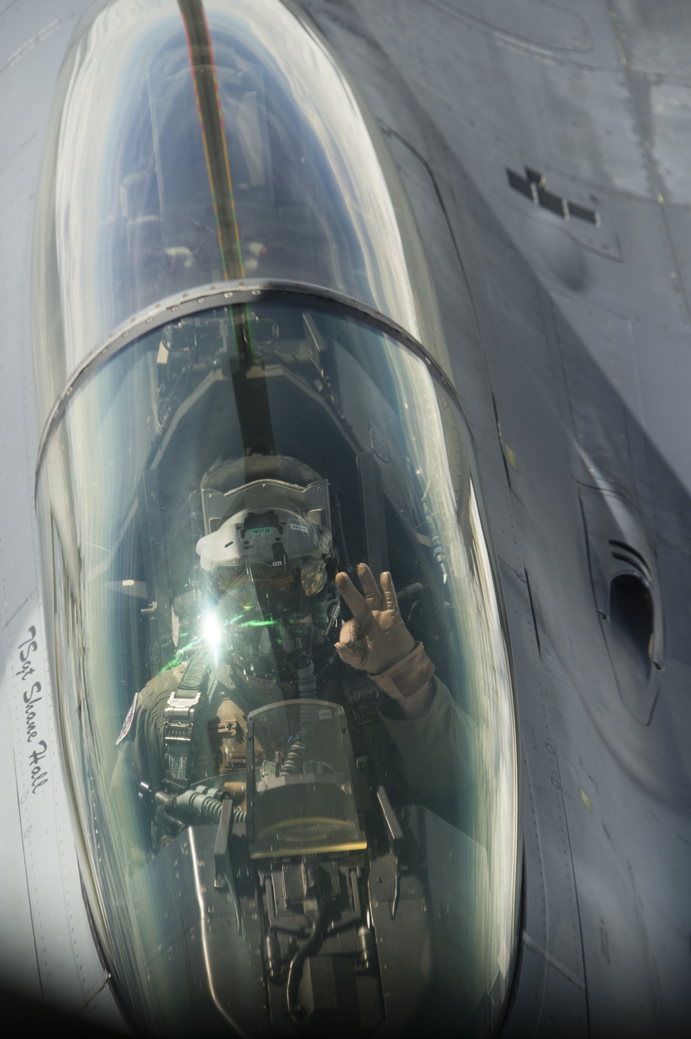 185th ANG provides refueling training to F-16 Fighting Falcons