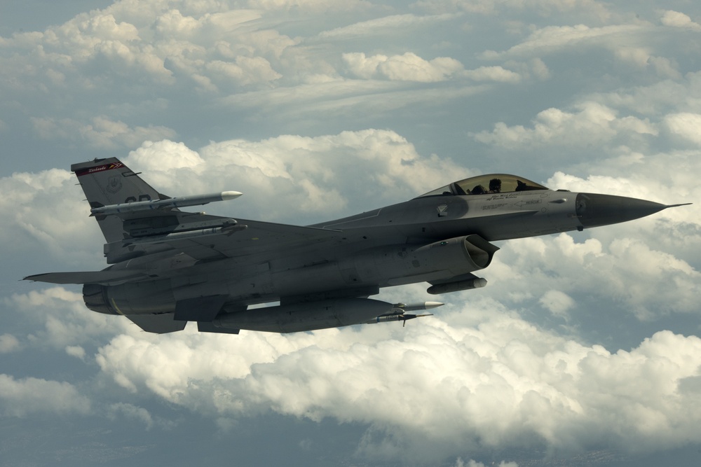 185th ANF provides refuel training to F-16 Fighting Falcons