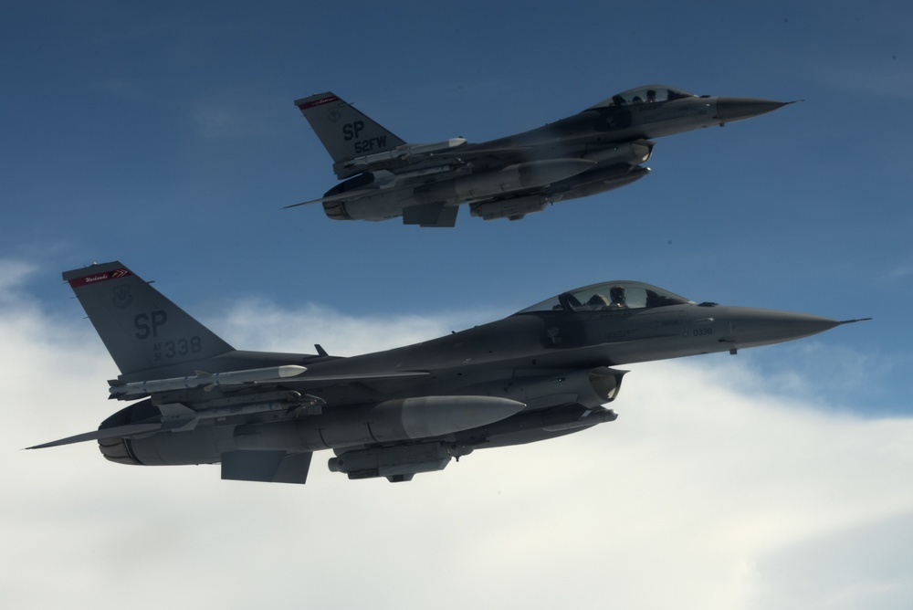 185th ANF provides refuel training to F-16 Fighting Falcons
