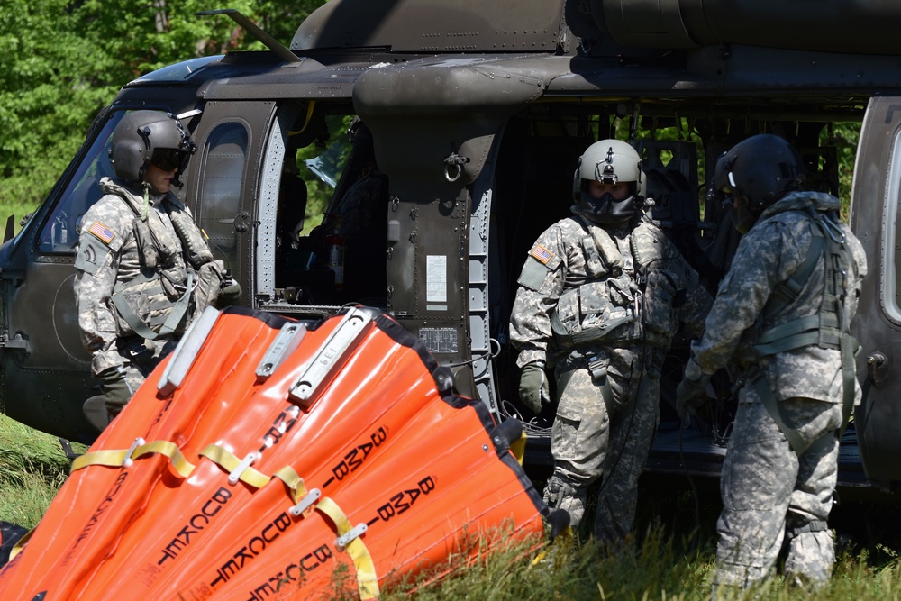 New York Army National Guard aviators conduct fire bucket training