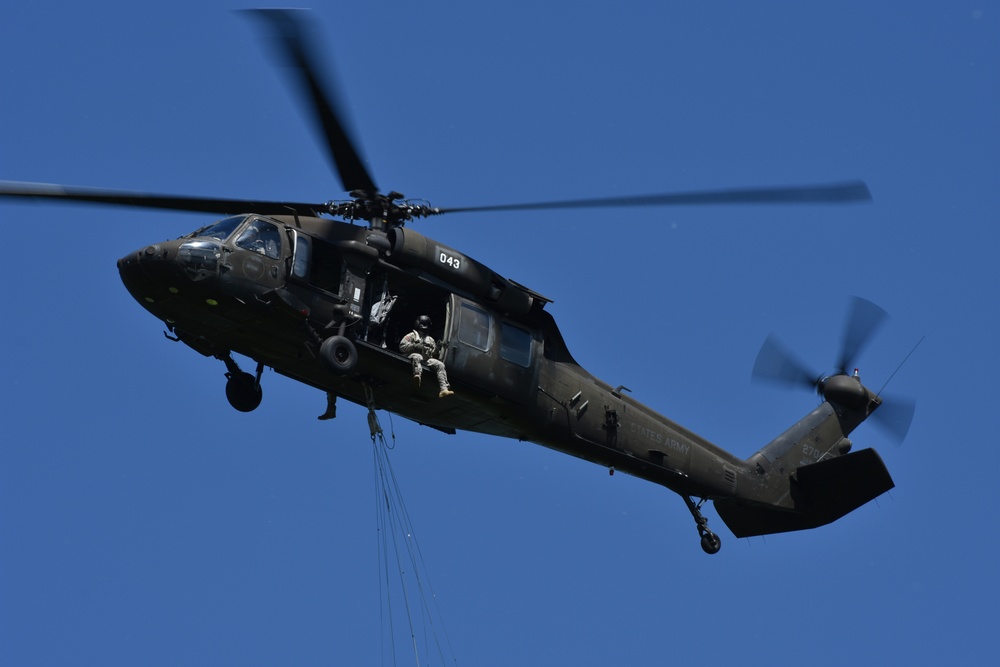 New York Army National Guard aviators conduct fire bucket training