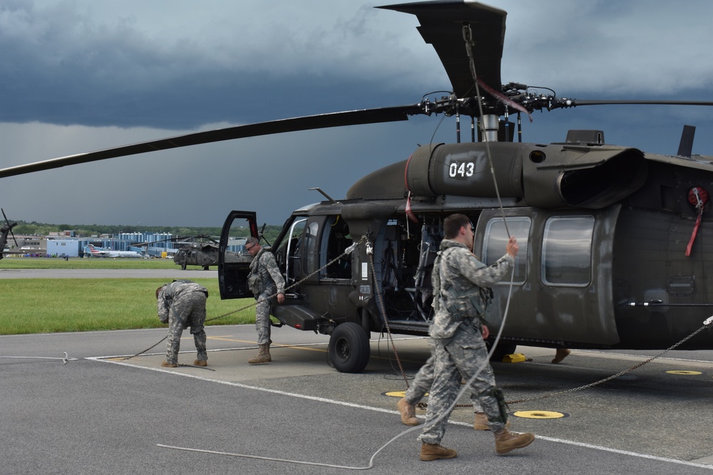 New York Army National Guard aviators conduct fire bucket training