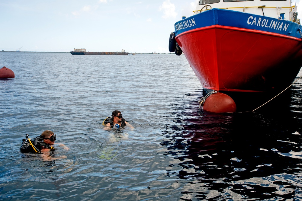 UCT 2 Inspect the Apra Harbor Fleet Mooring Systems