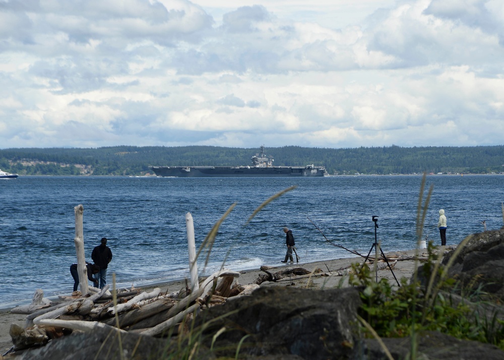 USS Nimitz, USS Shoup and USS Kidd Depart for Deployment