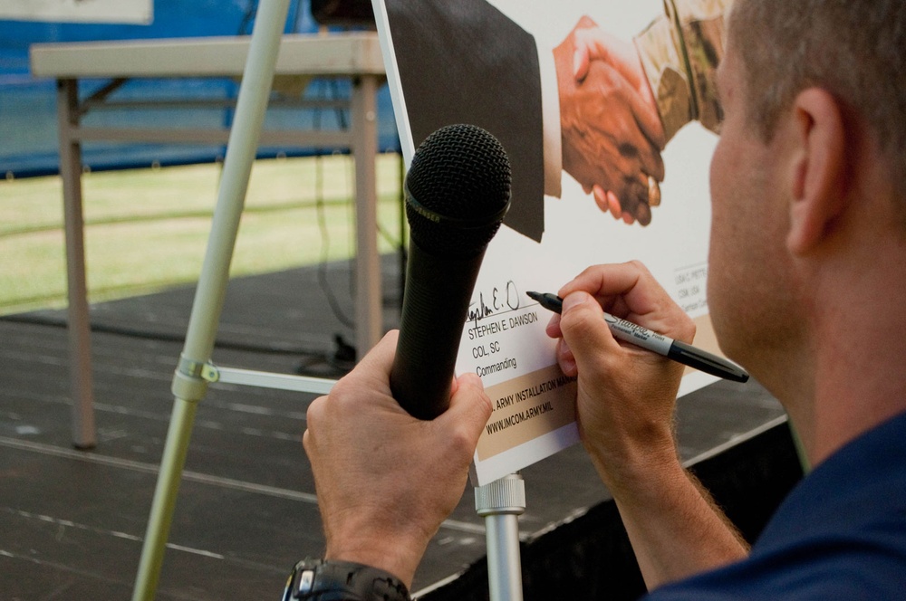 Pledge signed for Service Culture initiative