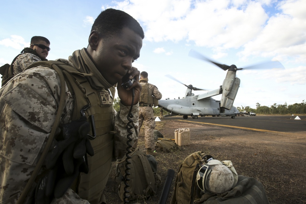 U.S. Marine helicopter support team sharpen skills Downunder