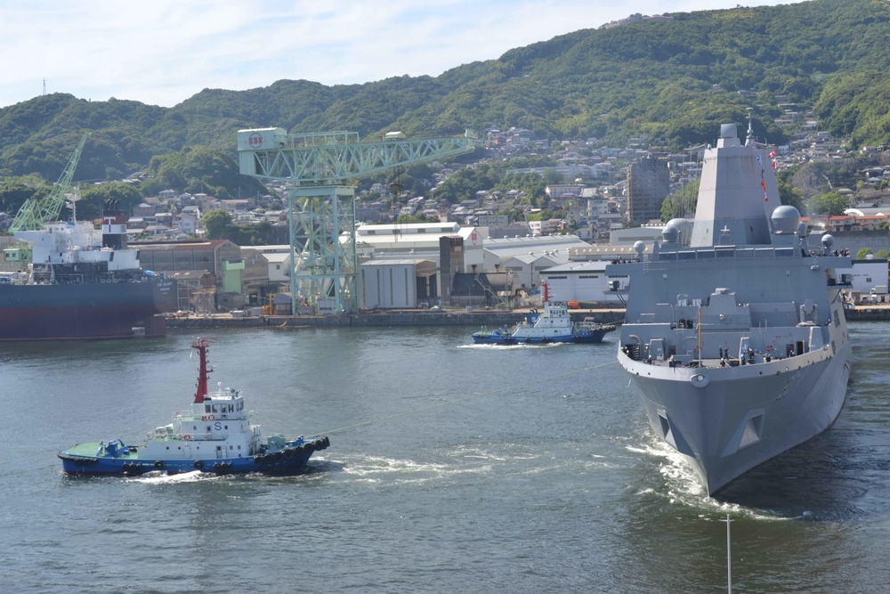 USS Green Bay (LPD 20) Begins Patrol