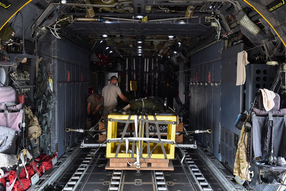 15th SOS loadmasters lock down cargo