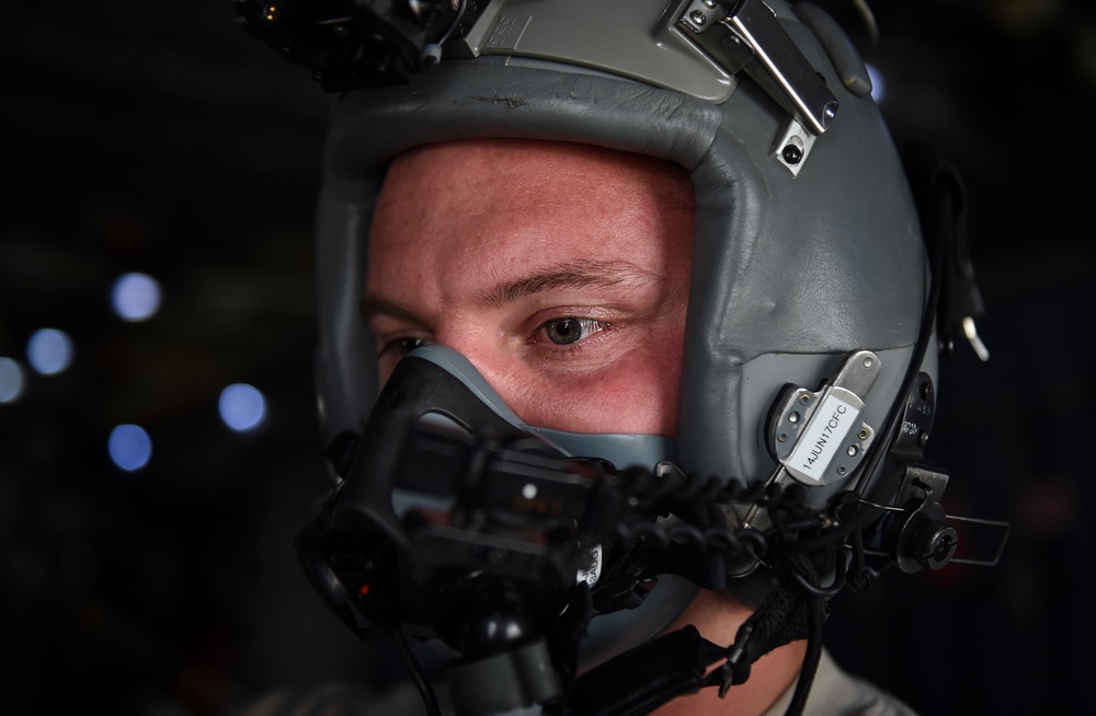 15th SOS loadmasters lock down cargo