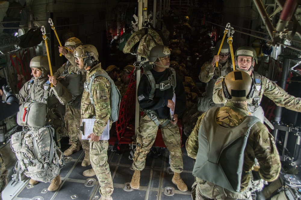 Keeping Excellence in the Family: Married couple become Jumpmasters together
