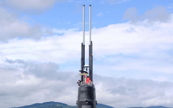 USS Nebraska (SSBN 739) Departs PSNS &amp; IMF for Sea Trials
