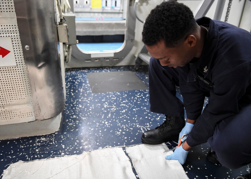 USS Wayne E. Meyer Conducts Maintenance