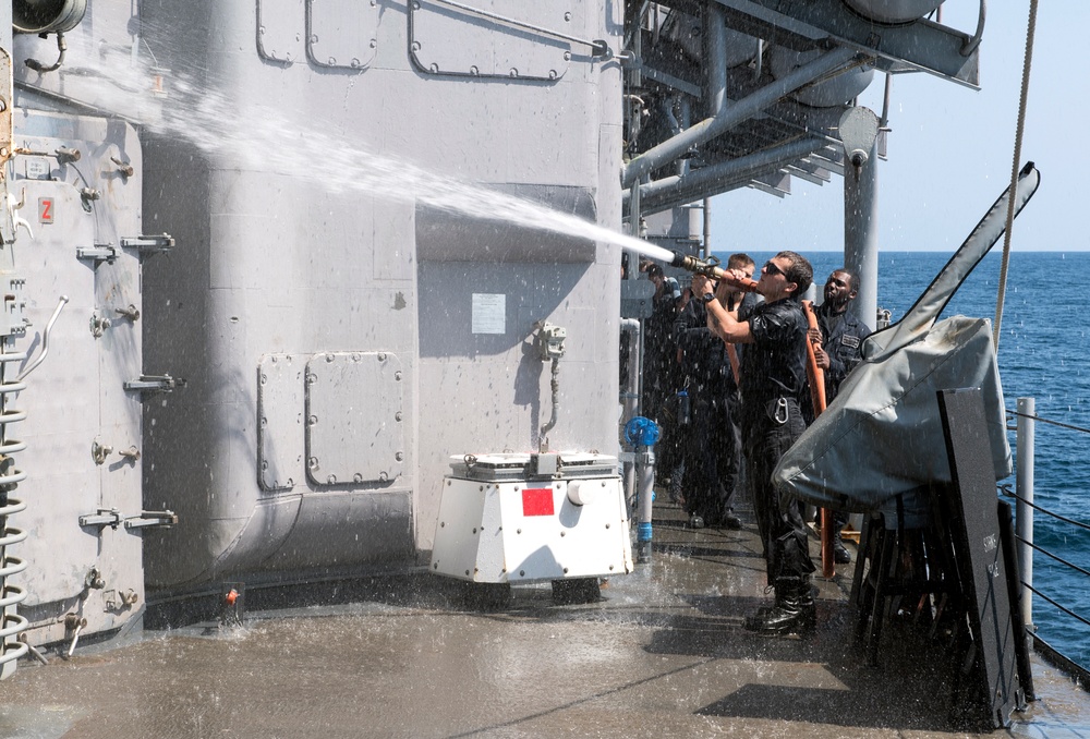 USS Lake Champlain (CG 57) Freshwater Wash Down