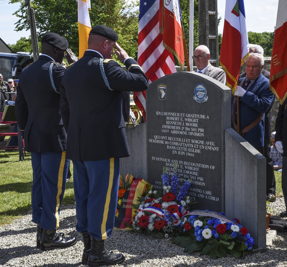 DVIDS - Images - WWII veteran paratroopers, Angoville-au-Plain ...