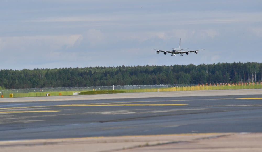 U.S. Air Force aircraft arrives in Latvia to support exercise Saber Strike 2017