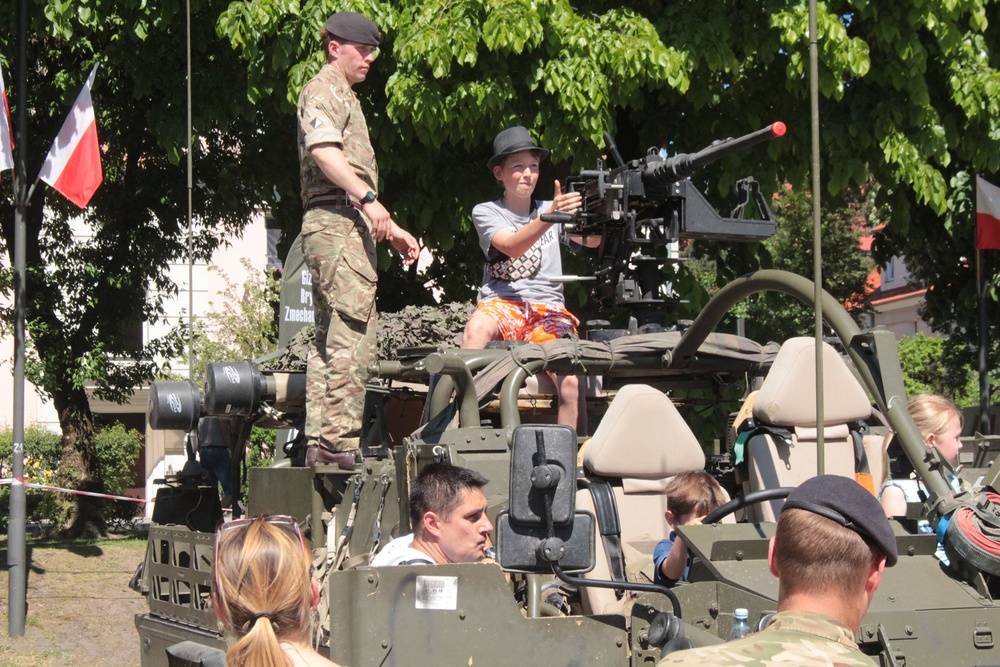 Battle Group Poland soldiers support Polish Veteran’s Day Celebration