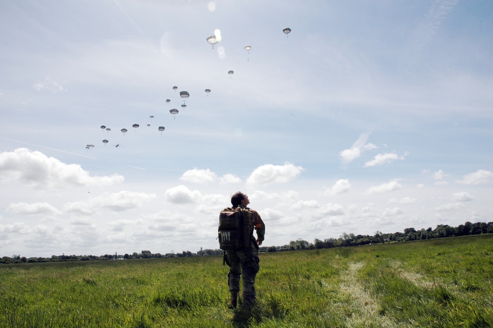 29th Infantry Division Supports Commemorative Paratrooper Drop in France