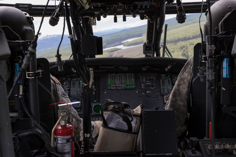 Alaska aviators conduct wildfire-fighting training