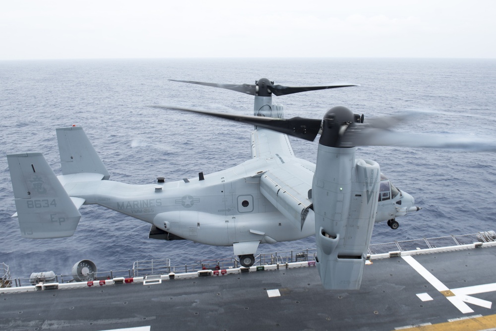 USS Bonhomme Richard (LHD 6) Arrival of Marine Medium Tiltrotor Squadron (VMM) 265 MV-22B Ospreys